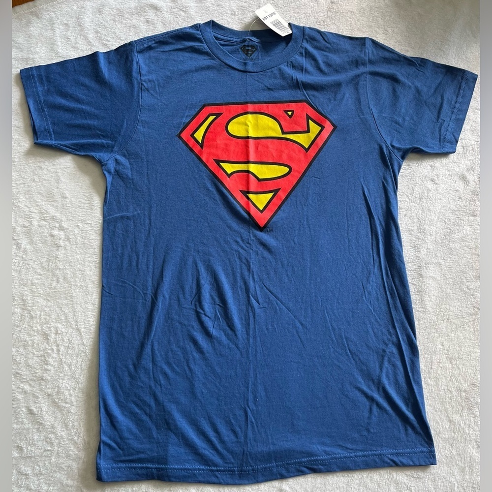Hot Topic Superman sz Medium Basic Graphic tshirt Rockabilly Punk DC Comic